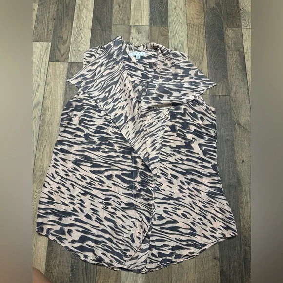 CAbi Sleeveless Silk Blouse - Picture 6 of 6